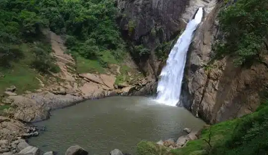 Dunhinda Falls